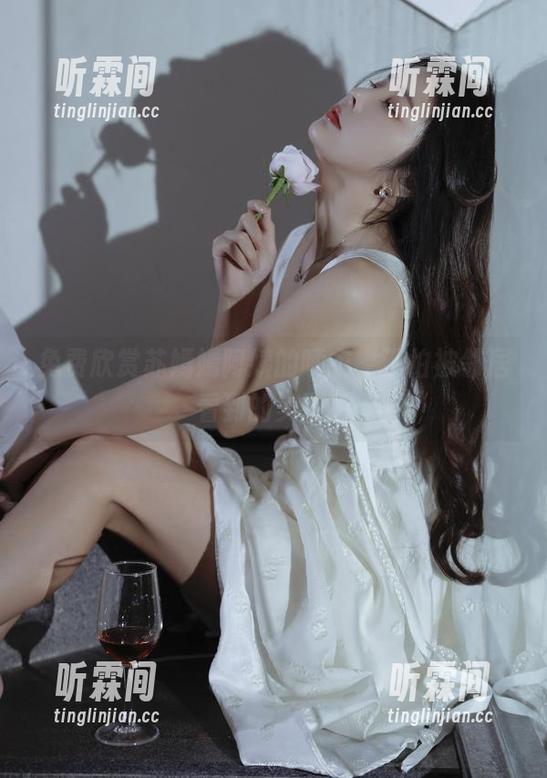 苏嫣嫣阿姨 免费欣赏苏嫣嫣阿姨的睡衣,不怕被邻居看到的美图!