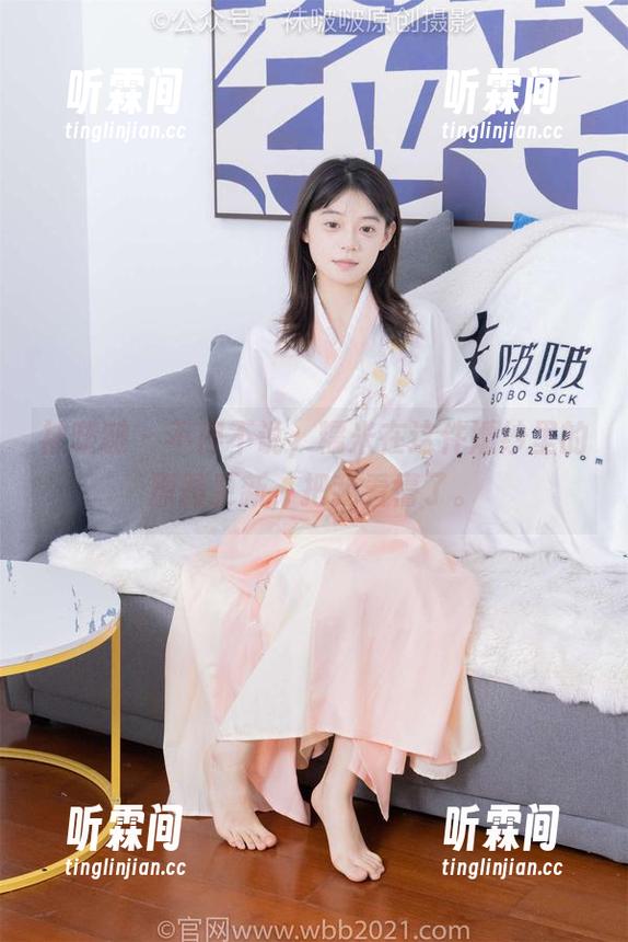 袜啵啵 - 不得不说，糯米在这件婚纱里的原图更新，把我看懵了。