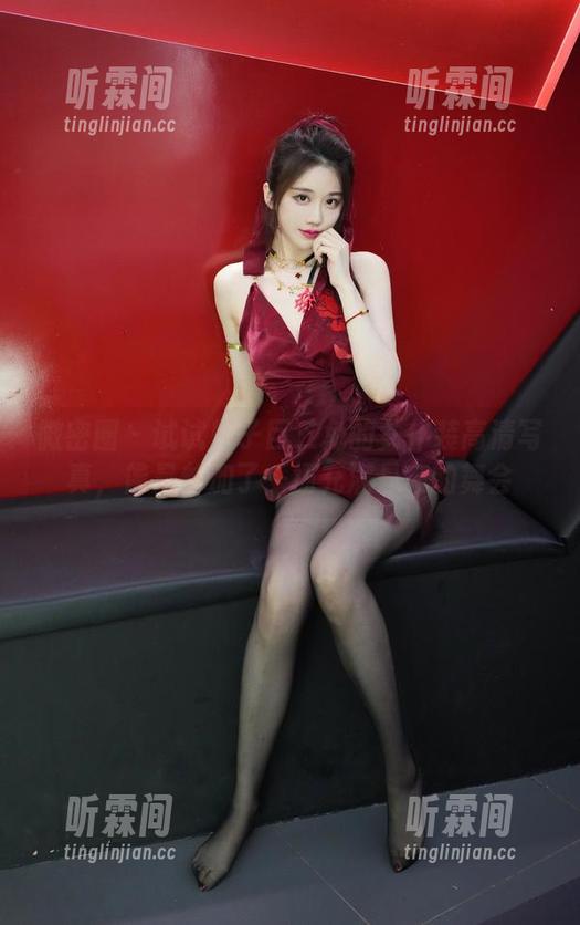 轩子巨二兔 微密圈 - 试试轩子巨二兔的女仆装高清写真,像是参加了一场充满悬念的舞会