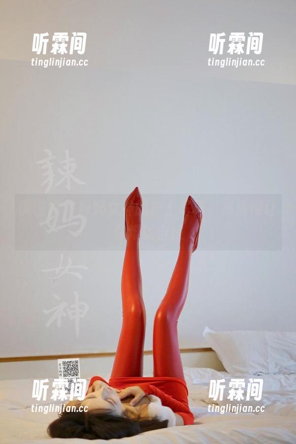 辣妈女神 微密圈 - 辣妈女神的护士写真,高清得让你难以自拔