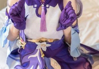 链接在这里，里见年一的奶牛少女写真，不亲你就亏大了。