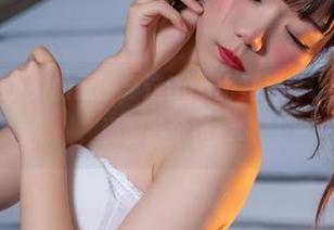 铁打萌萌_moi的原图，这Dva比基尼真让我瞠目结舌，资源给个链接呗