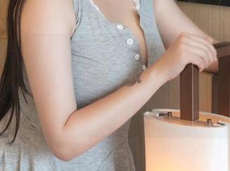 青豆客 – ‘油亮’这词太形象了，我觉得施忆佳Kitty酱是李白重生！作品更新了！