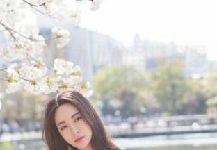 魅妍社 – 这里有九儿的圣诞原图，但看得越多越想更多