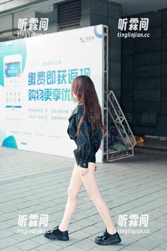 魔镜街拍-艾小青 魔镜街拍 - 艾小青在漫展发光发热,原图与精选双重选择!