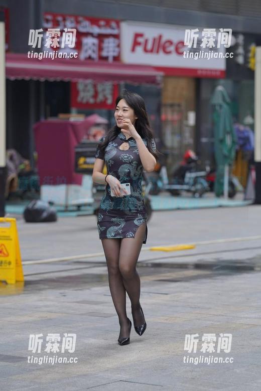 魔镜街拍-萌宝儿 魔镜街拍 - 萌宝儿在网盘的大挑战:包臀裙肉丝与哈哈镜的“奇幻校园”!