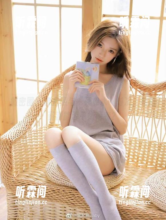 微密圈 - 黎允熙与“死库水”对决，私拍资源能否平衡两者？
