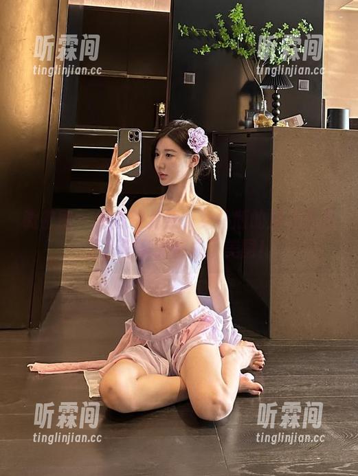 黎允熙 微密圈 - 看看黎允熙,女仆版的那点小心思,没圣光都成了美图!