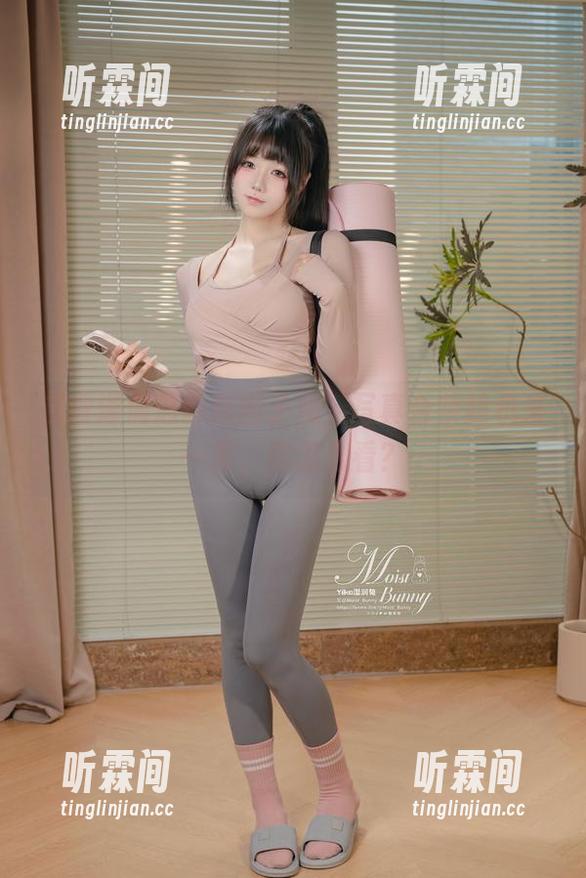 黏黏团子兔 在霞泽偶遇黏黏团子兔,写真合集趁机来一发,你怎么看?